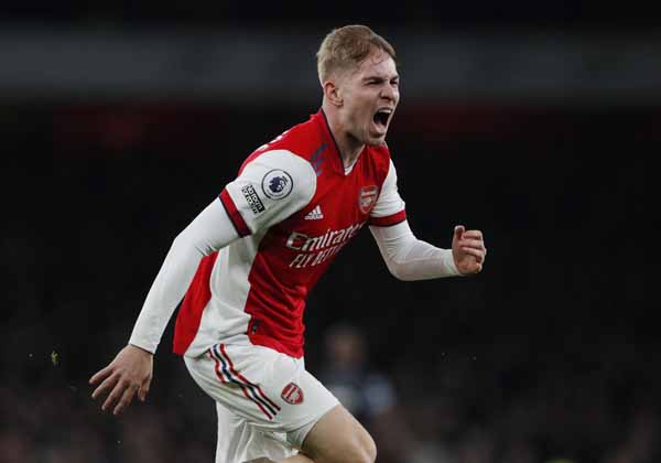 Thắng gay cấn West Ham, Arsenal chen chân vào top 4 Ngoại hạng Anh