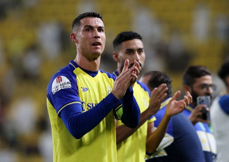 Instagram trả khủng mỗi dòng trạng thái cho Ronaldo