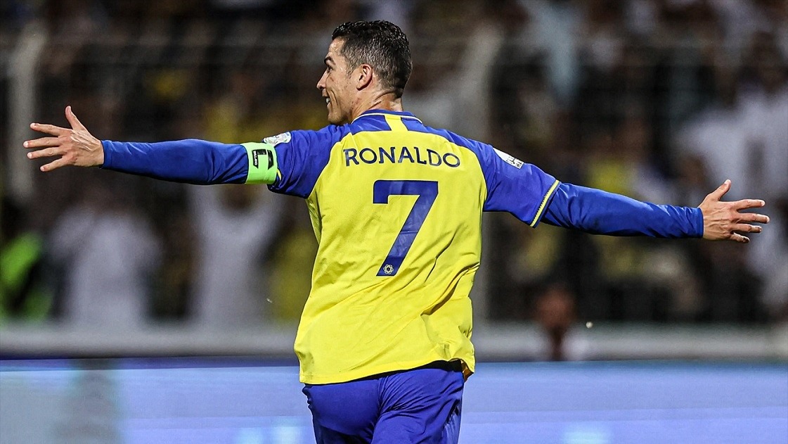 Trung bình Cristiano Ronaldo chơi 52 trận bóng mỗi năm trong 23 năm liên tiếp