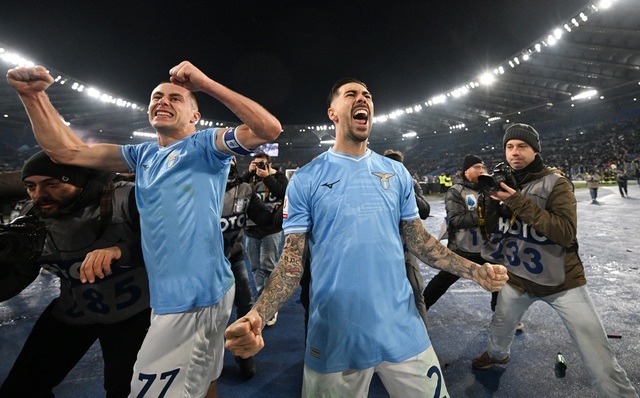 Loạt tứ kết Coppa Italia đầy cảm xúc