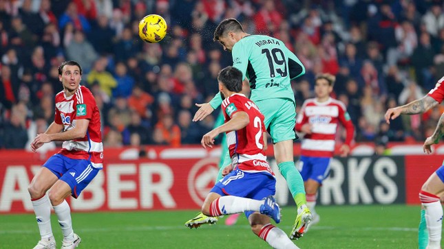 Thắng tối thiểu, Atletico Madrid trở lại top 4
