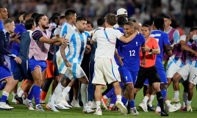 Căng thẳng loại Argentina, Pháp vào bán kết bóng đá Olympic 2024