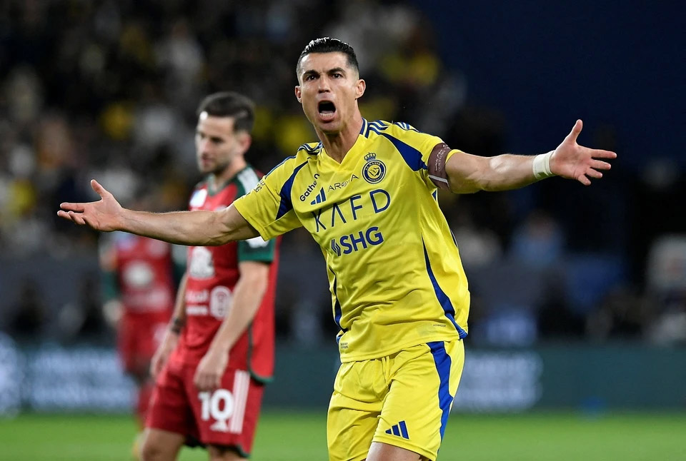 Ronaldo tạo thống kê khó tin