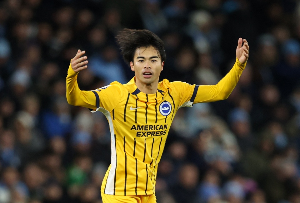Man City ôm hận vì Mitoma